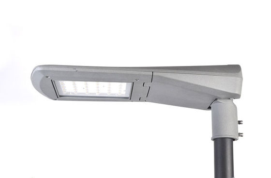 อลูมิเนียมหล่อ 3000K 120lm / W IK08 IP66 ไฟถนน LED สีดำสำหรับถนนสายหลัก
